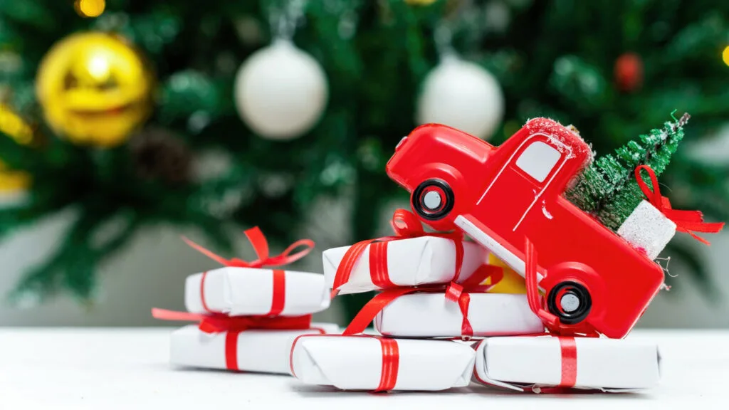 Navigating the Holiday Rush: The Challenges Faced by Logistics Companies in Ontario
